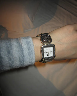 Vintage design handwatch