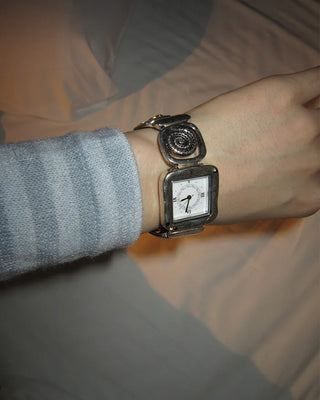 Vintage design handwatch