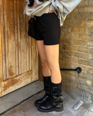 Elastic waist ribbed shorts