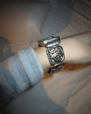Vintage design handwatch