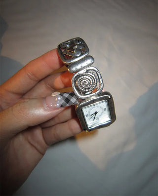 Vintage design handwatch