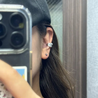 Simple ear cuff