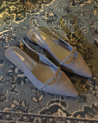 Belt-point slingback flat pumps