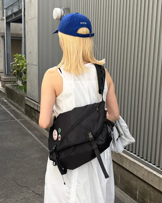 Slash Zip Messenger Bag