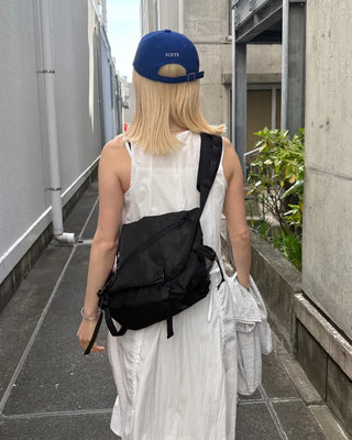Slash Zip Messenger Bag