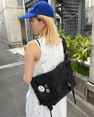 Slash Zip Messenger Bag