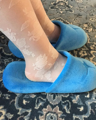 Rose pattern stockings