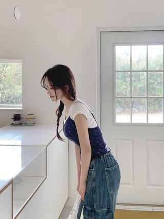 Flower punching short-sleeved T-shirt