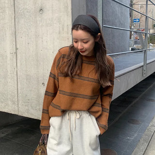 Long knit with a striped pattern