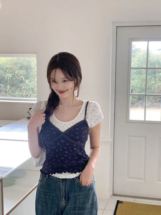 Flower punching short-sleeved T-shirt