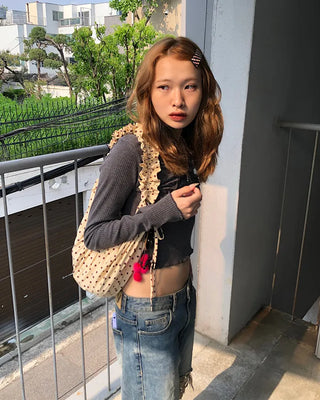 Lace V-neck cropped ribbed long T-shirt