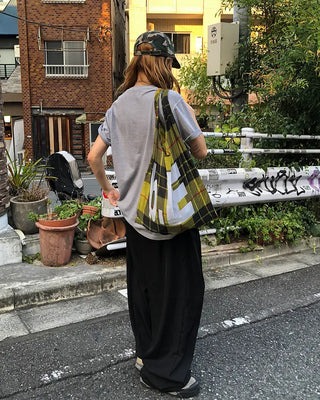 Simple loose half-length T-shirt