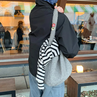 Border pattern scarf