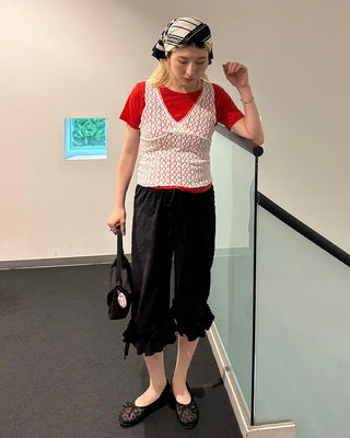 Big Pattern Dot Frill Hem Half Pants