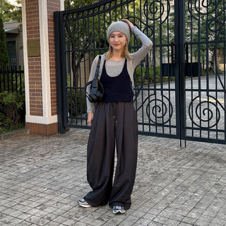 Wide-leg slacks