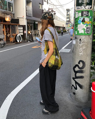 Simple loose half-length T-shirt