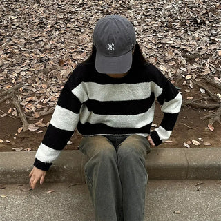 Bold Border Oversized Knit