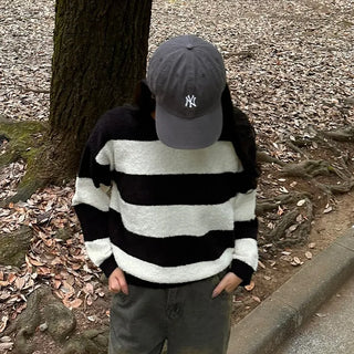Bold Border Oversized Knit