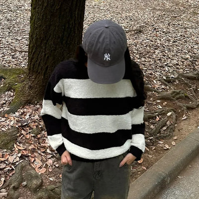 Bold Border Oversized Knit