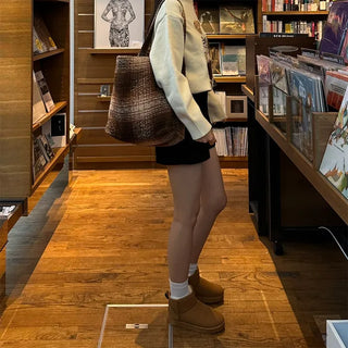 Two-Bear Round Knit