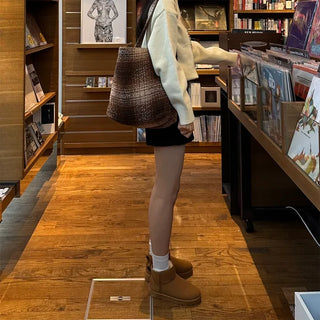 Two-Bear Round Knit
