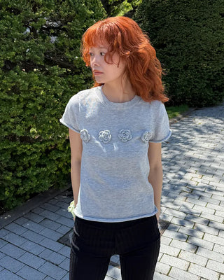 Flower detail short-sleeved knit