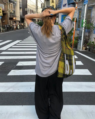 Simple loose half-length T-shirt