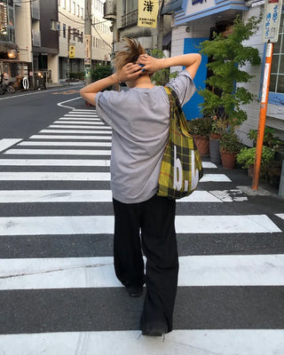 Simple loose half-length T-shirt