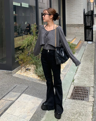Double-button slit bootcut denim pants
