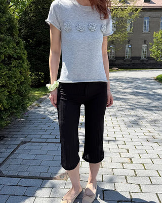Flower detail short-sleeved knit