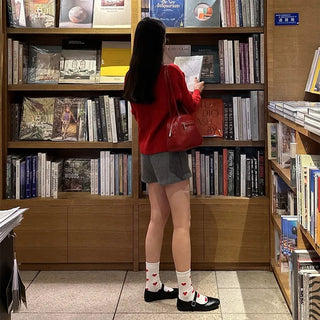 Half-round shoulder bag