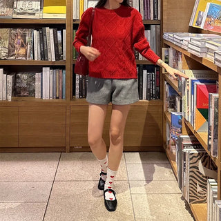 Half-round shoulder bag