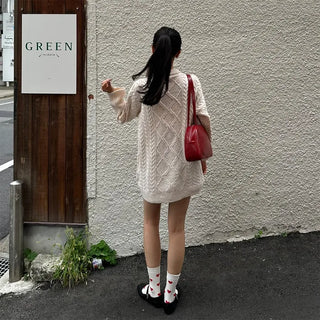 Half-round shoulder bag