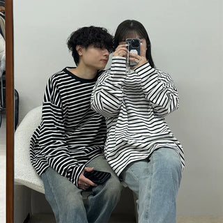 (Unisex) Semi-Oversized Border T-Shirt
