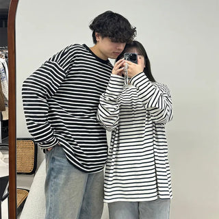 (Unisex) Semi-Oversized Border T-Shirt