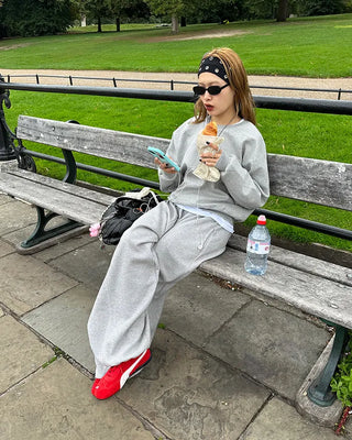 Round neck sleeve piping sweatshirt