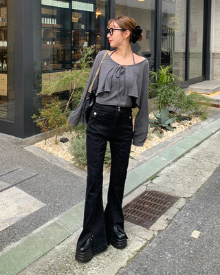 Double-button slit bootcut denim pants