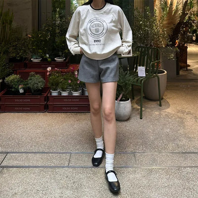 Side zipper shorts
