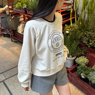Two-tone neckline sweatshirt