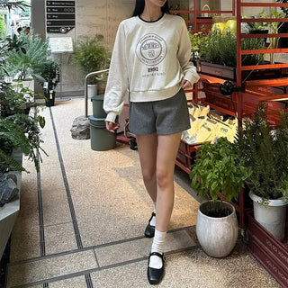 Side zipper shorts