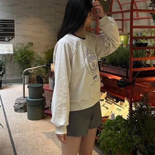 Two-tone neckline sweatshirt
