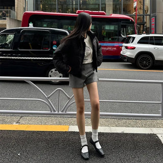Side zipper shorts