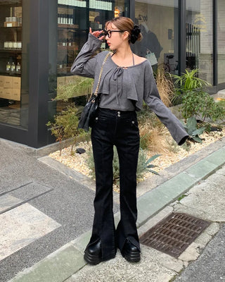 Double-button slit bootcut denim pants