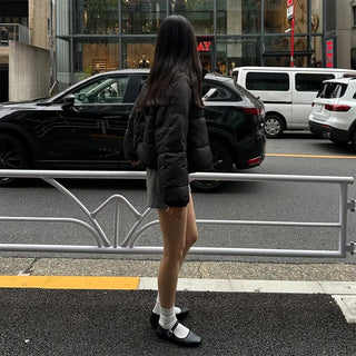 Side zipper shorts