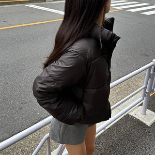 Side zipper shorts