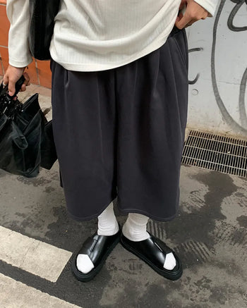 (Unisex) Bermuda-style pleated sweatpants