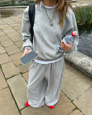 Round neck sleeve piping sweatshirt