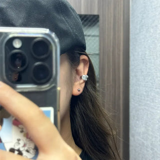 Simple ear cuff