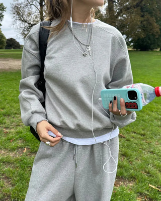 Round neck sleeve piping sweatshirt