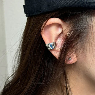 Simple ear cuff